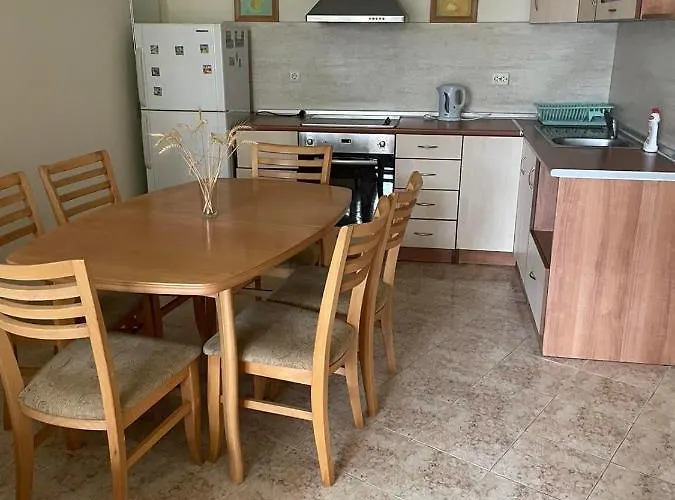 Rutland Sp Apartman Ravda